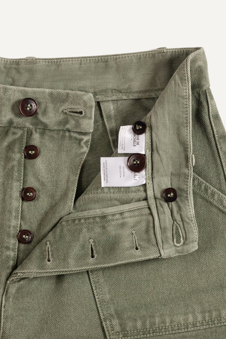 FATIGUE SHORT VERT DÉLAVÉ
